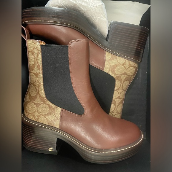 Coach boots - Picture 1 of 1